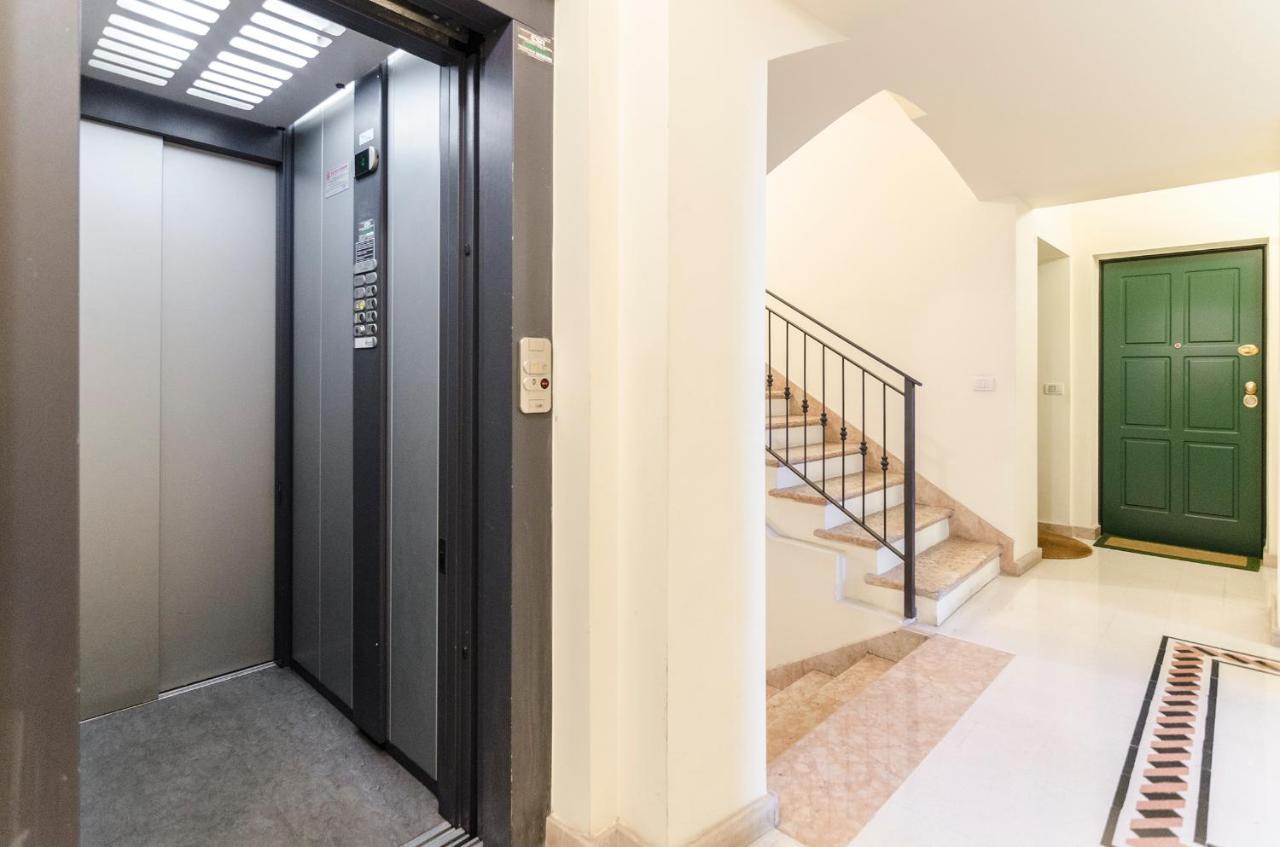 Flat 13: Elegante E Luminoso Con Terrazzo Privato Apartment Bologna Exterior foto