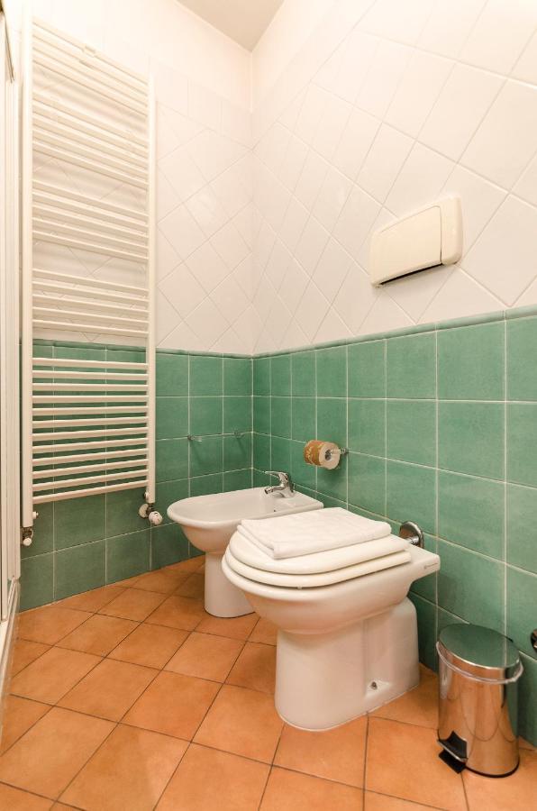 Flat 13: Elegante E Luminoso Con Terrazzo Privato Apartment Bologna Exterior foto