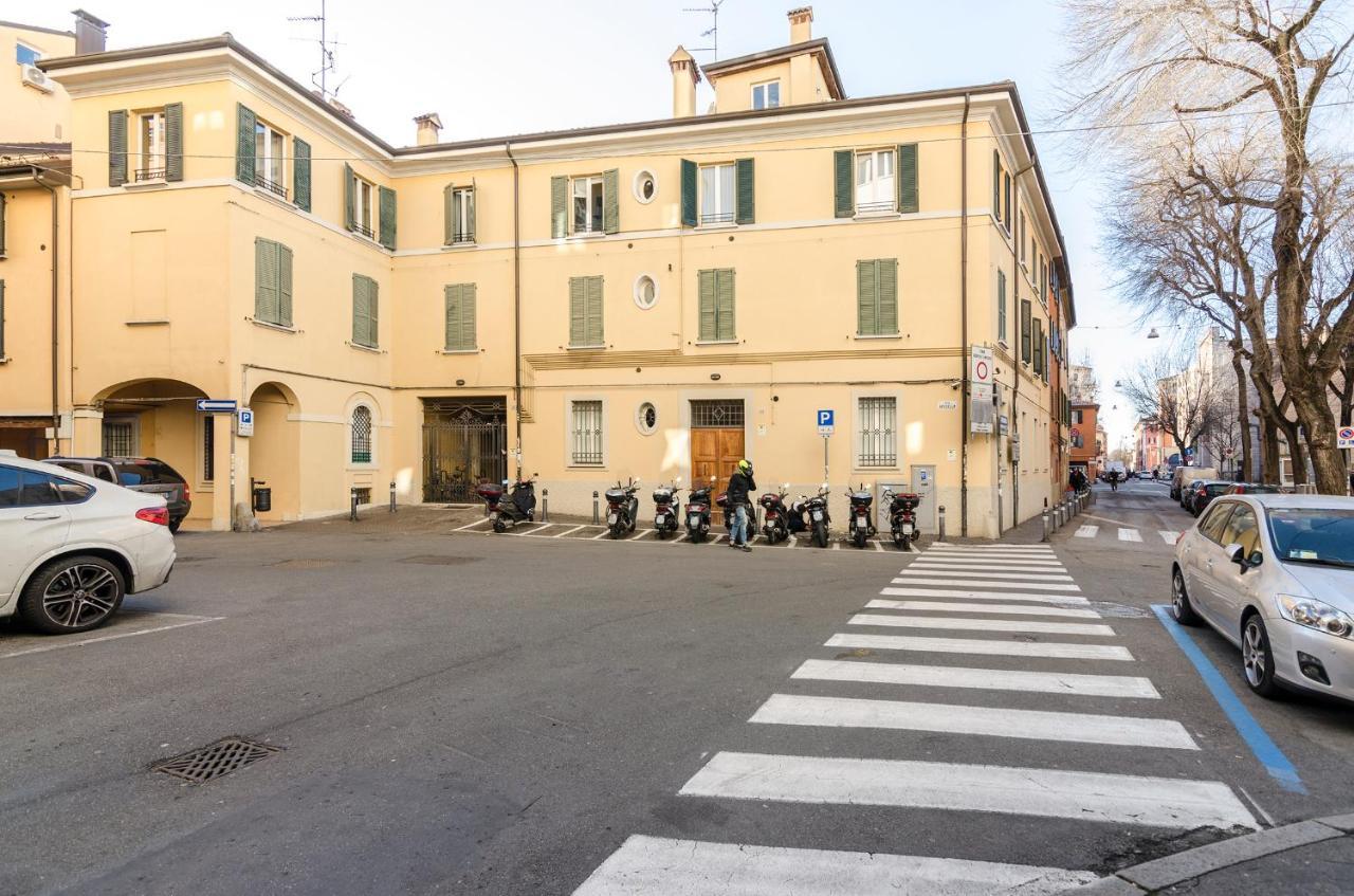 Flat 13: Elegante E Luminoso Con Terrazzo Privato Apartment Bologna Exterior foto